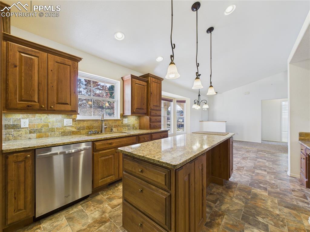 Image 9 of 38: Kitchen