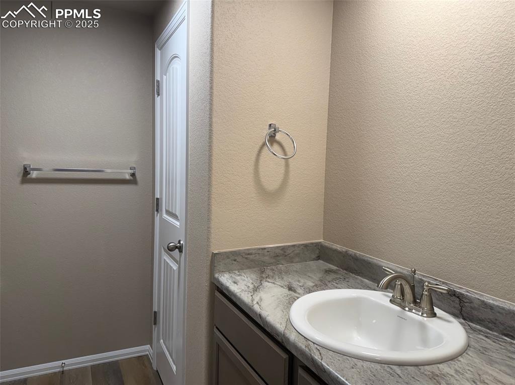 Image 22 of 26: Bathroom