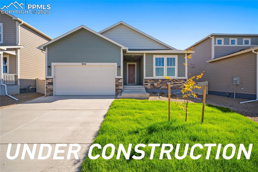 Caption: *Please note photos are of the model and not the actual home, though it is the same floorplan!
