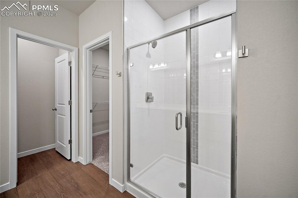 Image 25 of 40: Bathroom