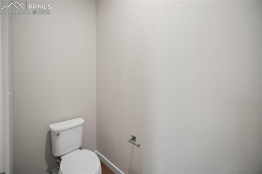 Image 28 of 40: Bathroom