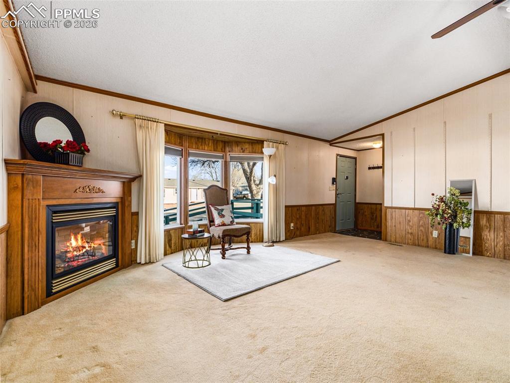 Image 11 of 26: Sitting Room