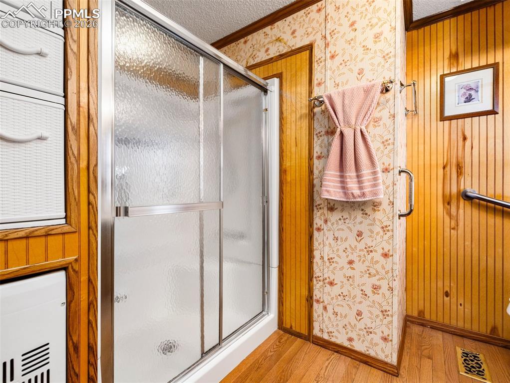 Image 26 of 26: Bathroom