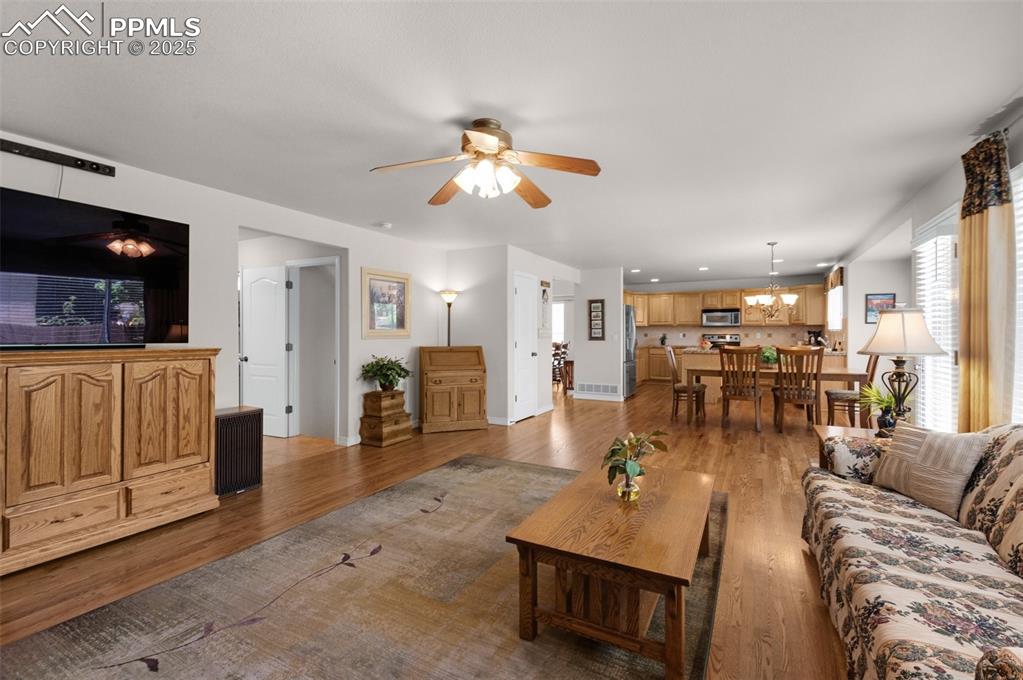 Image 11 of 50: Nice Flow For Entertaining