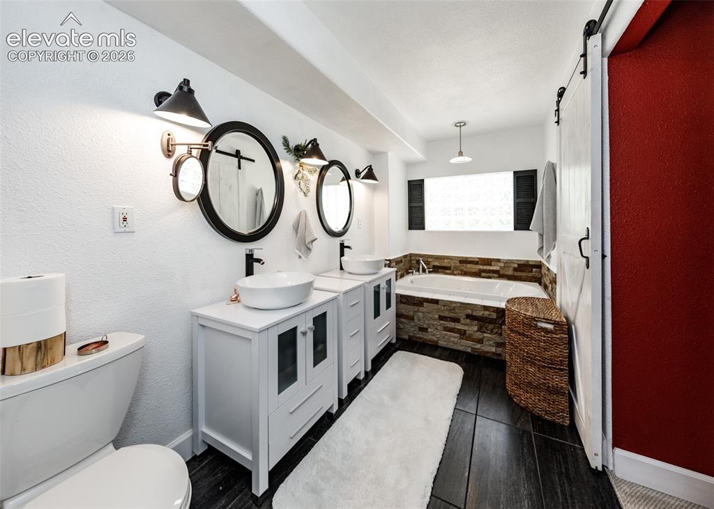 Image 16 of 34: Master Bathroom