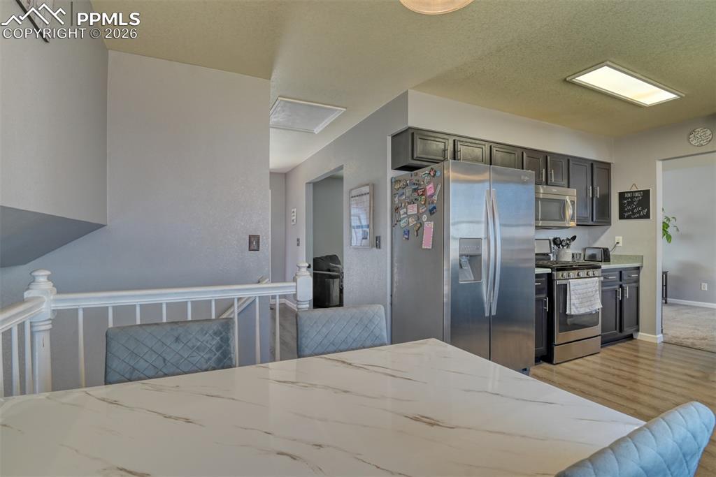 Image 18 of 49: Kitchen