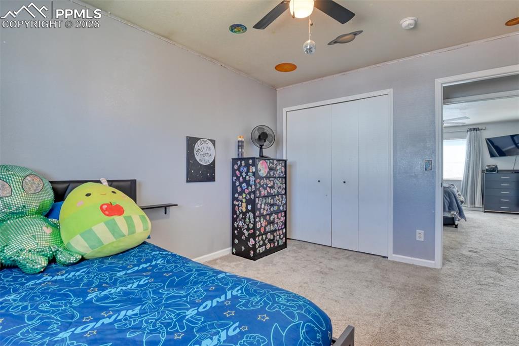 Image 34 of 49: Bedroom