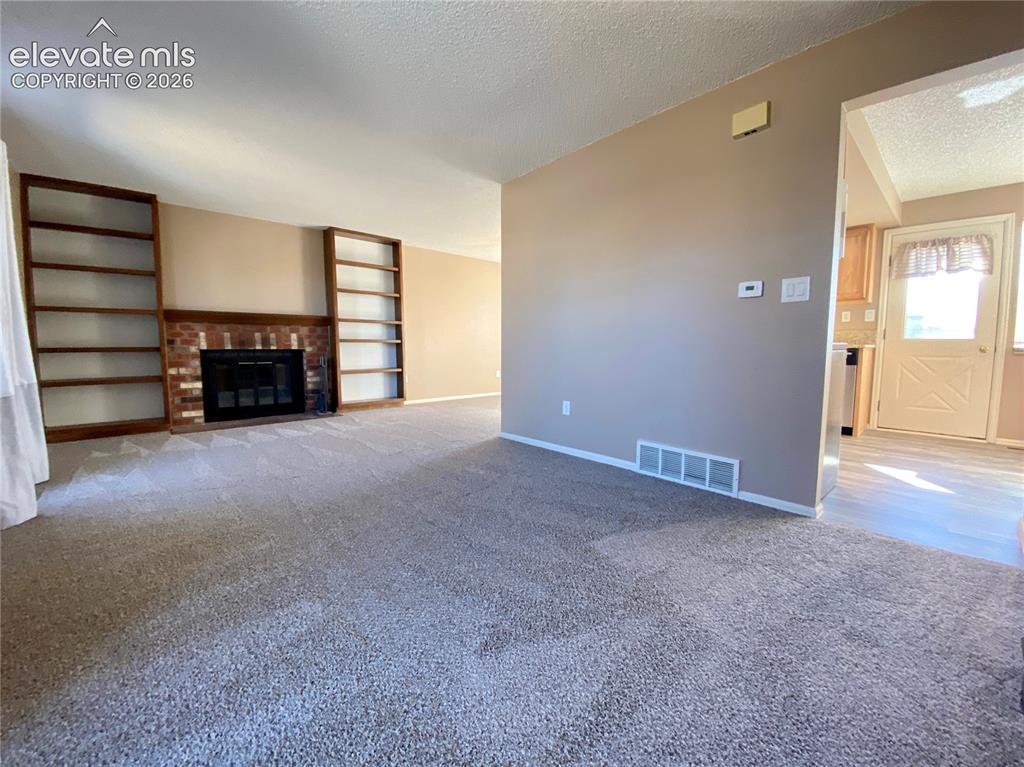 Image 3 of 13: Living Room