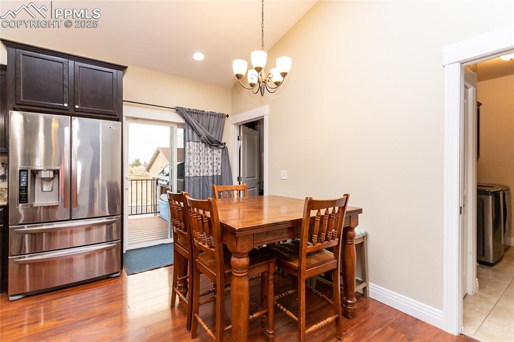 Image 17 of 46: Dining Area