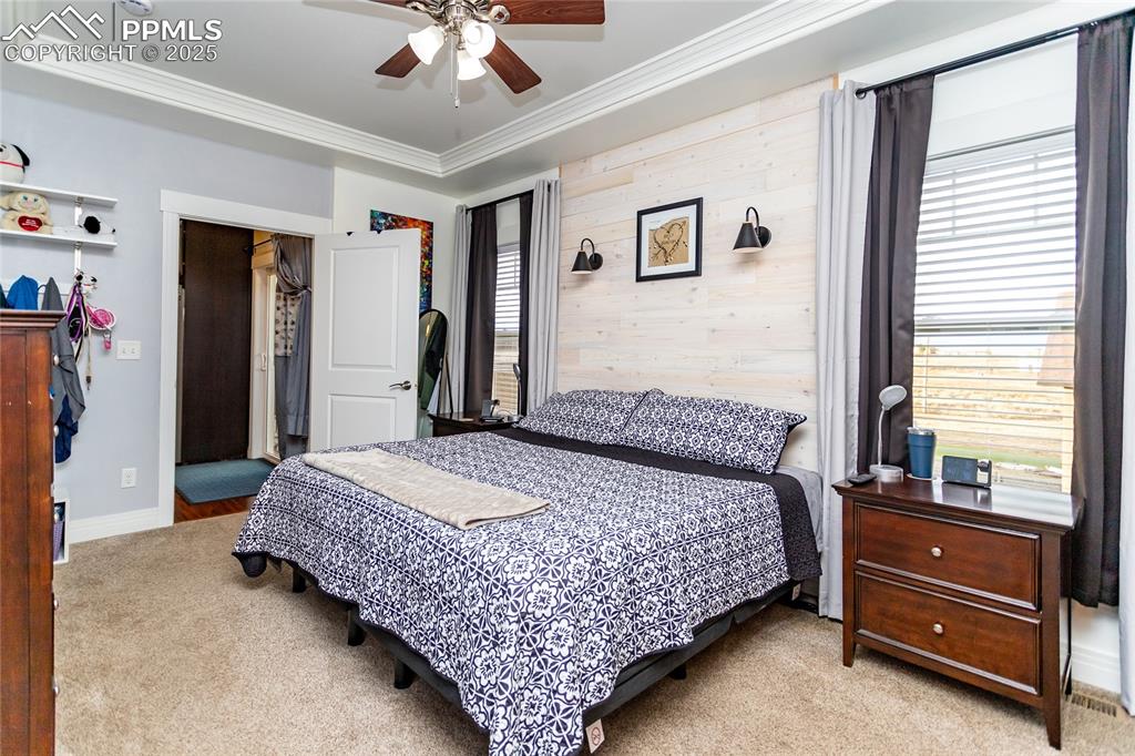 Image 25 of 46: Bedroom