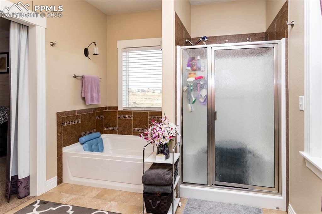 Image 28 of 46: Bathroom