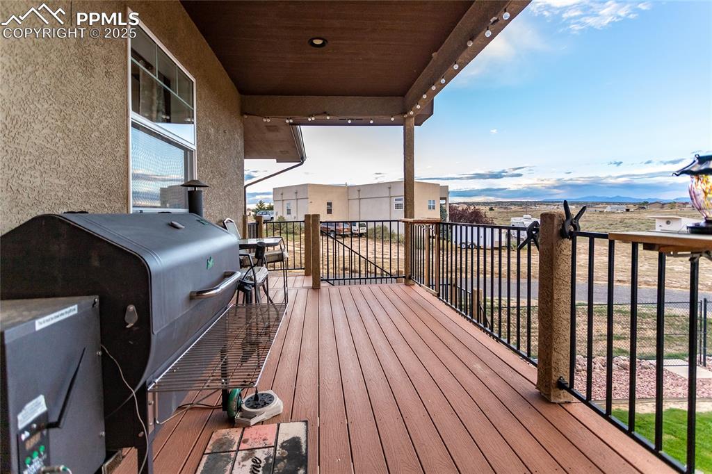 Image 45 of 46: Deck