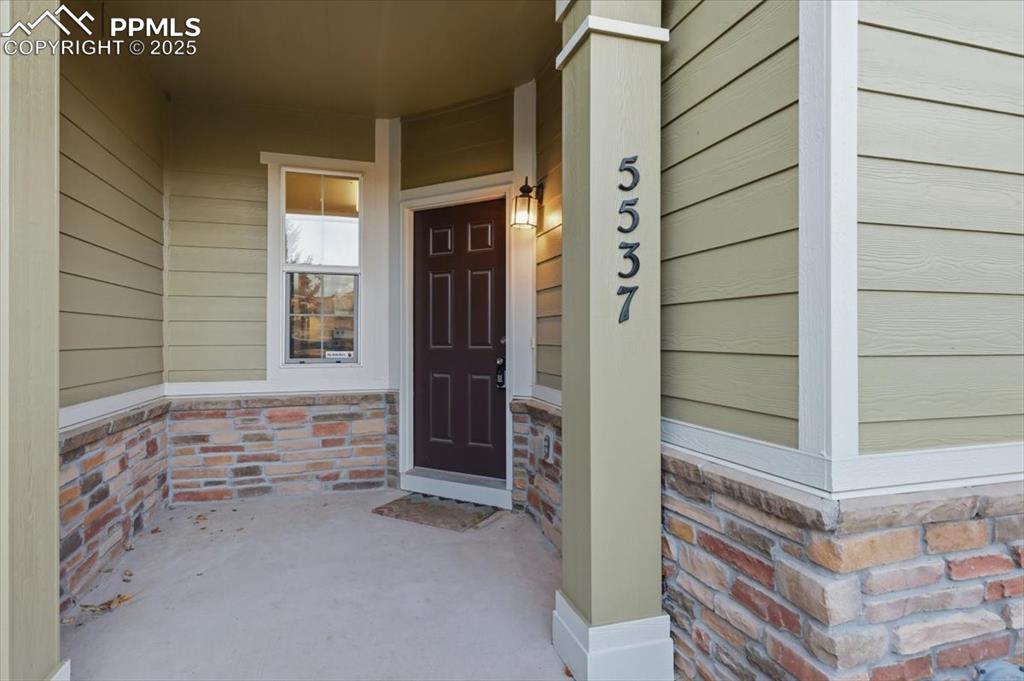 Image 27 of 32: Front entry.