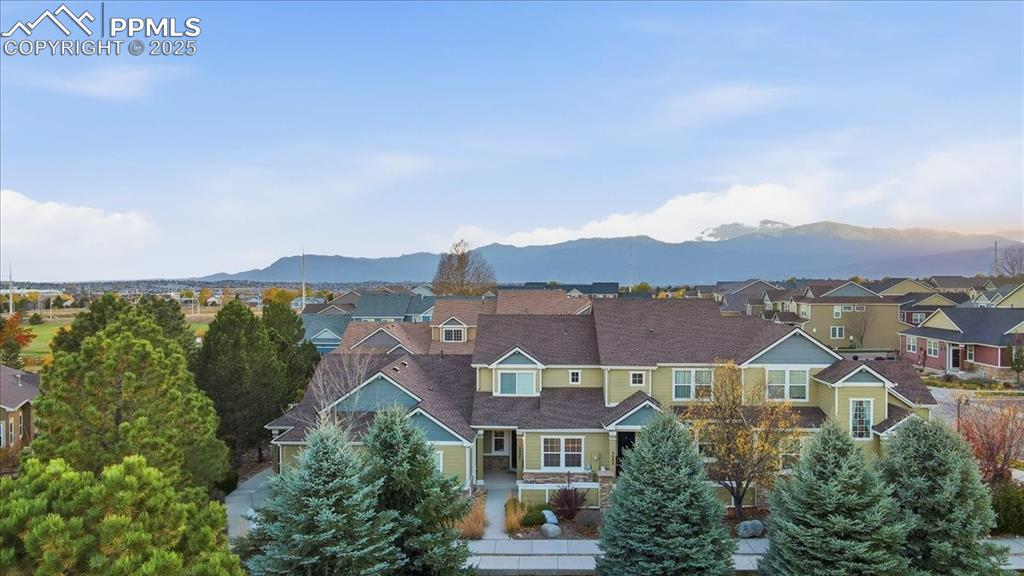 Image 32 of 32: Beautiful neighborhood!