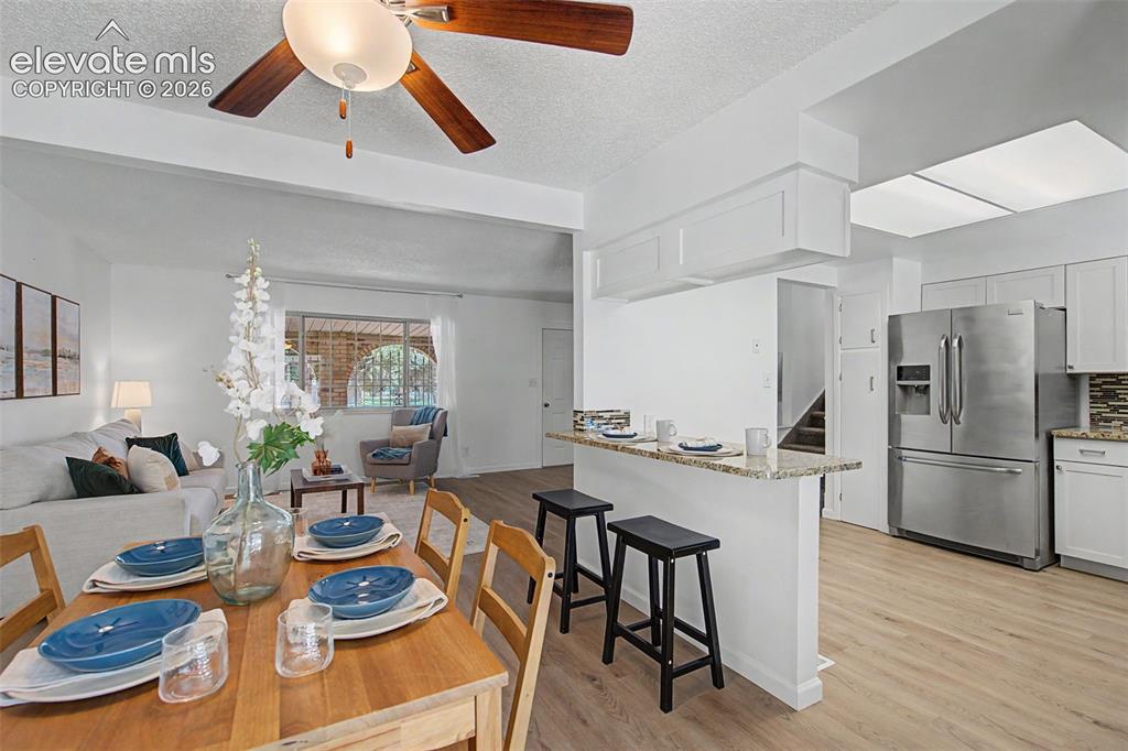Image 14 of 48: Kitchen