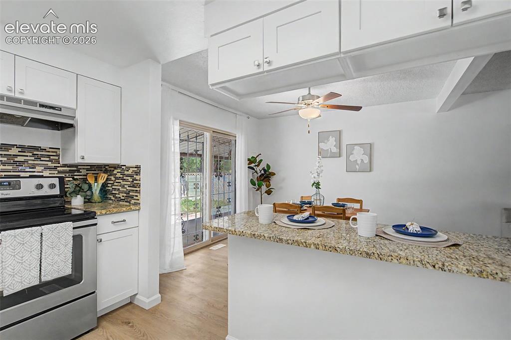 Image 17 of 48: Kitchen