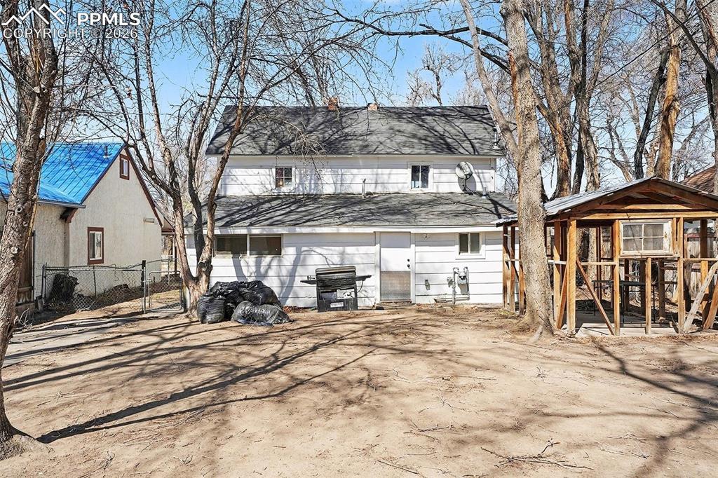 Image 21 of 24: Back of Structure