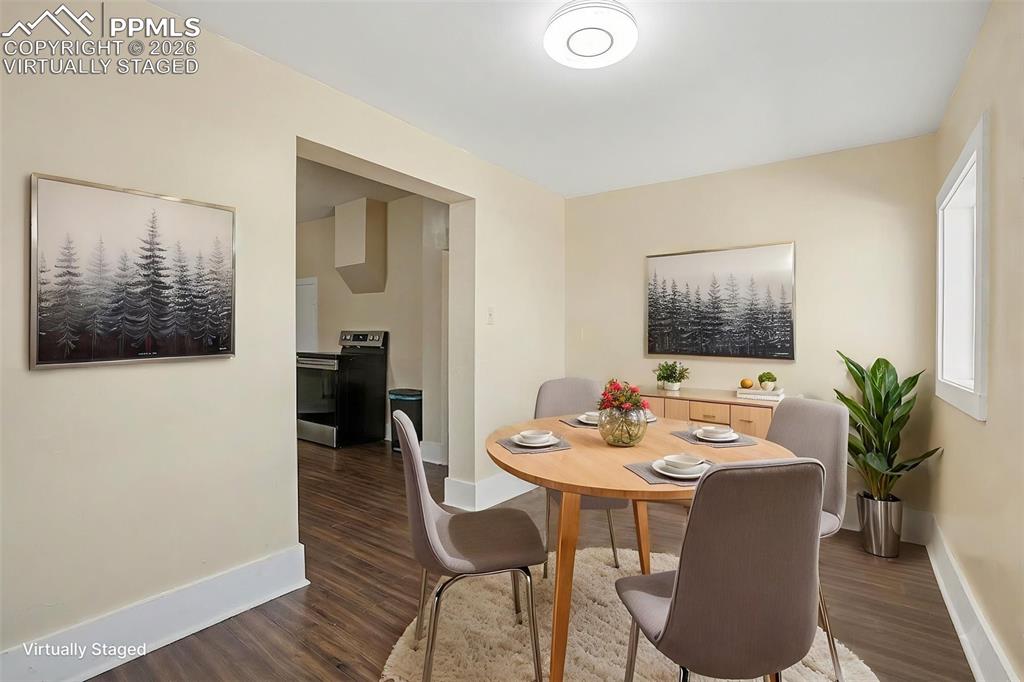 Image 7 of 24: Virtually staged dining room