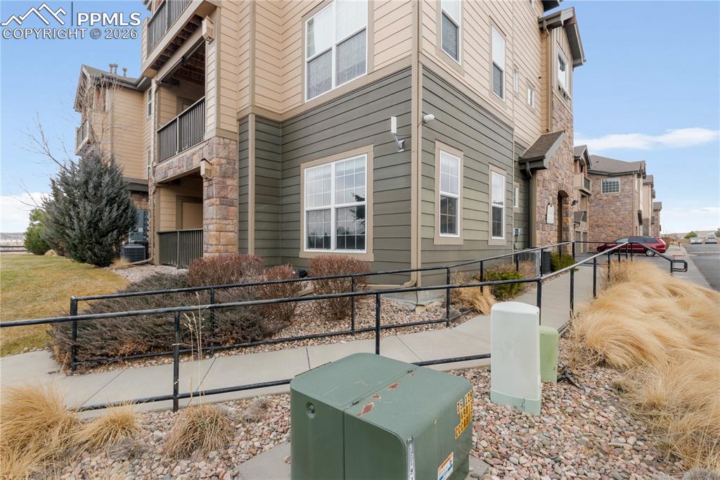 Image 2 of 33: Side of Structure