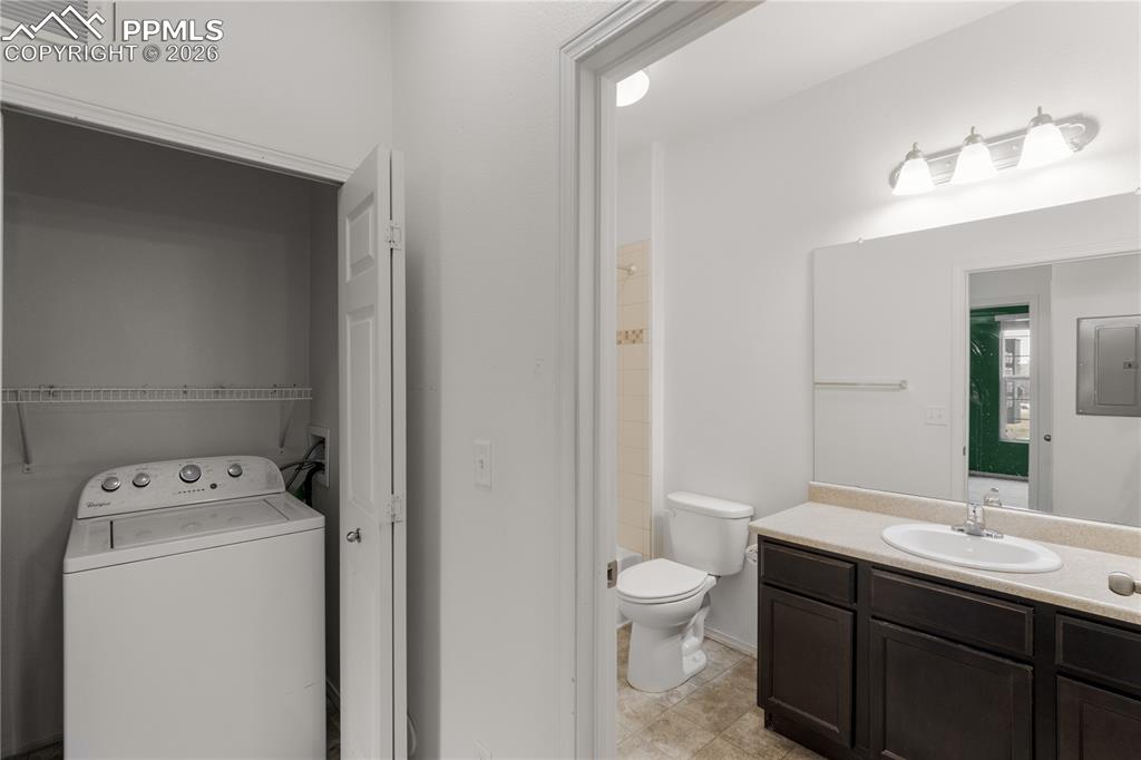 Image 21 of 33: Hallway