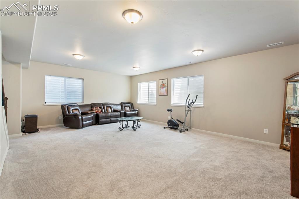 Image 18 of 32: Family Room