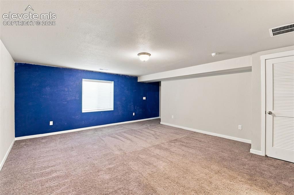 Image 15 of 17: Bedroom 4