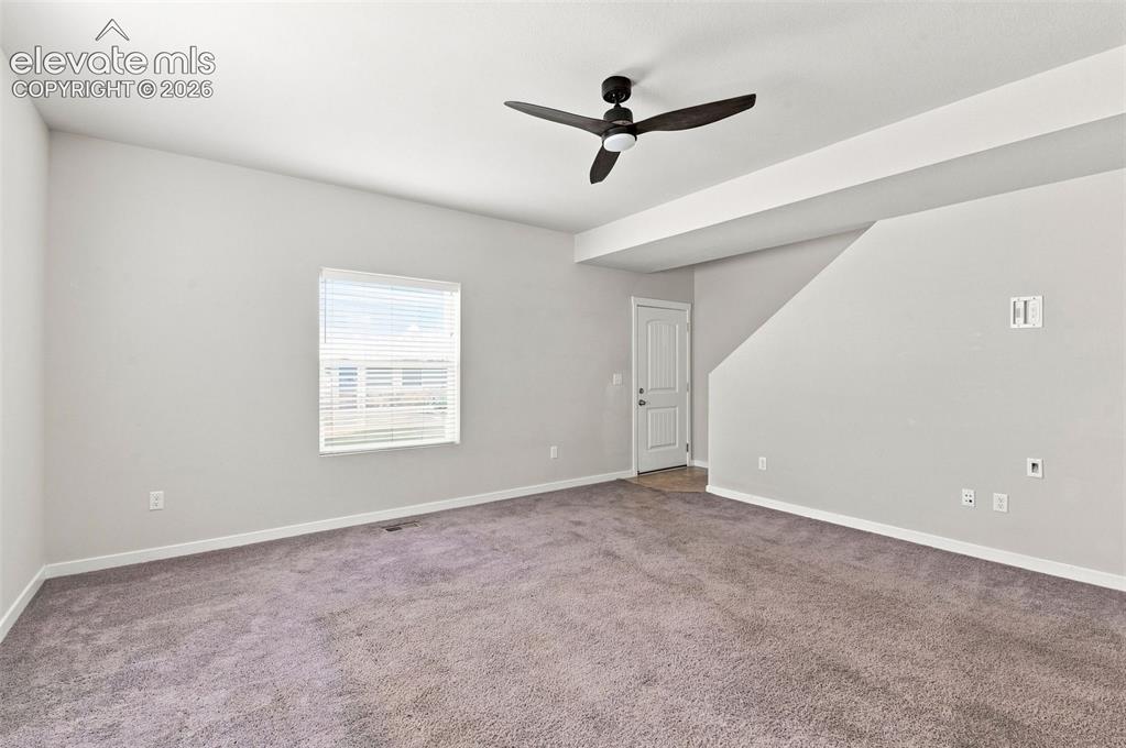 Image 2 of 17: Entry-Living area