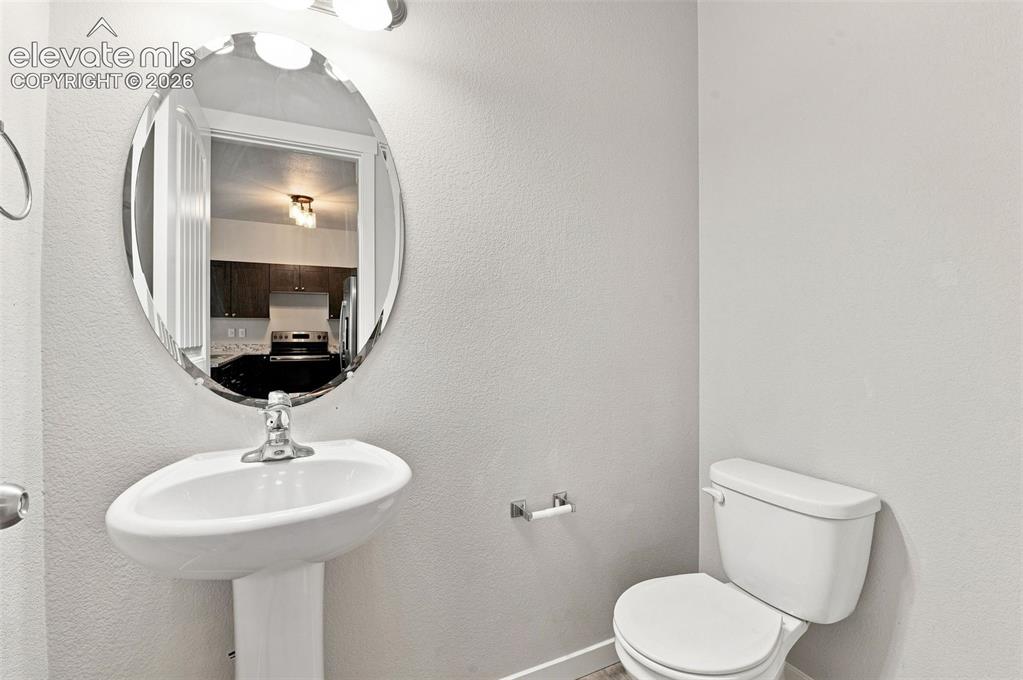 Image 5 of 17: Bathroom