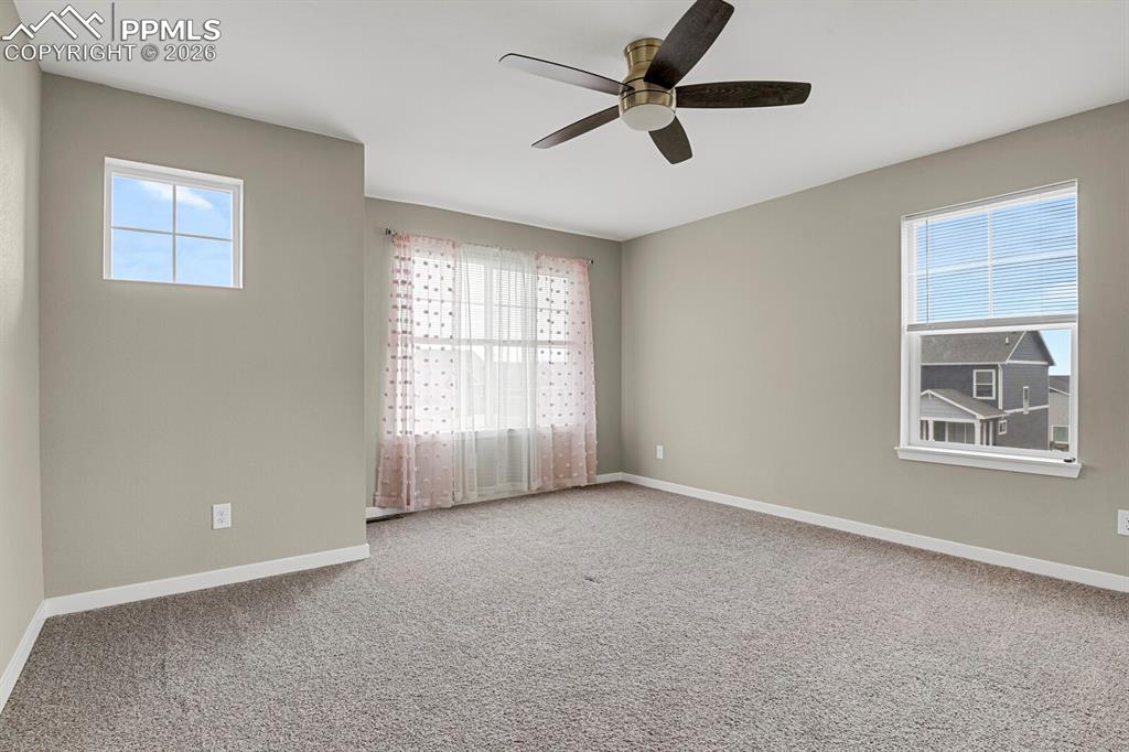 Image 17 of 29: Bedroom