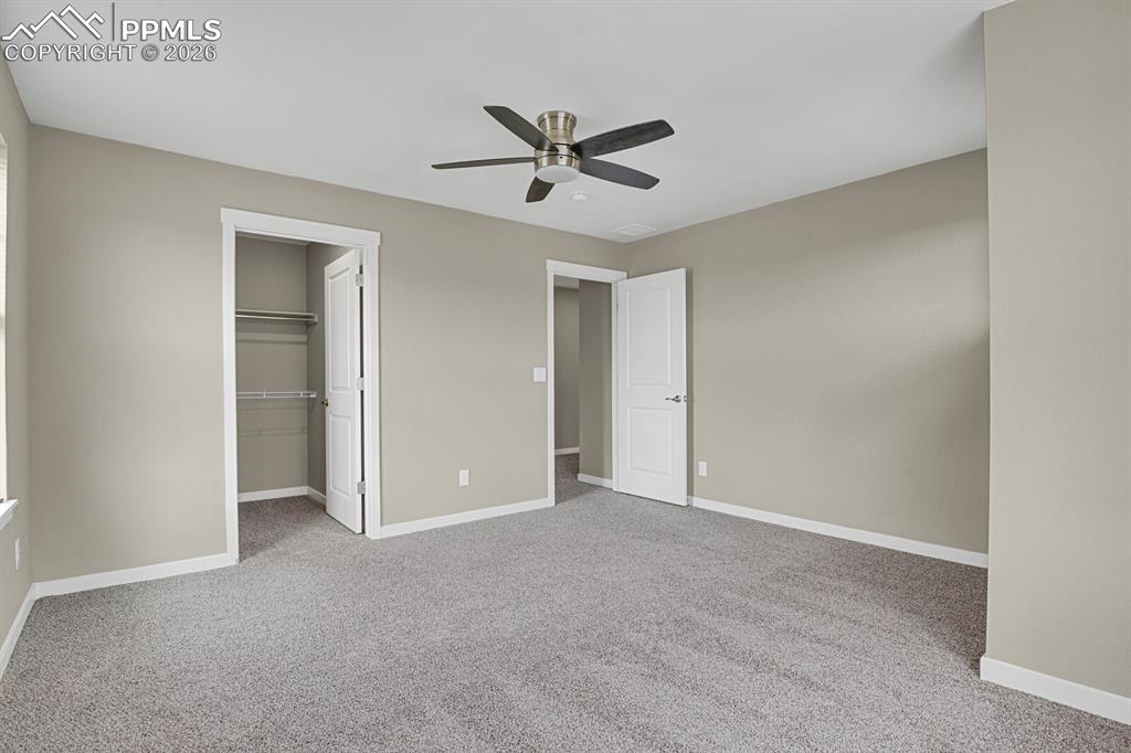 Image 18 of 29: Bedroom