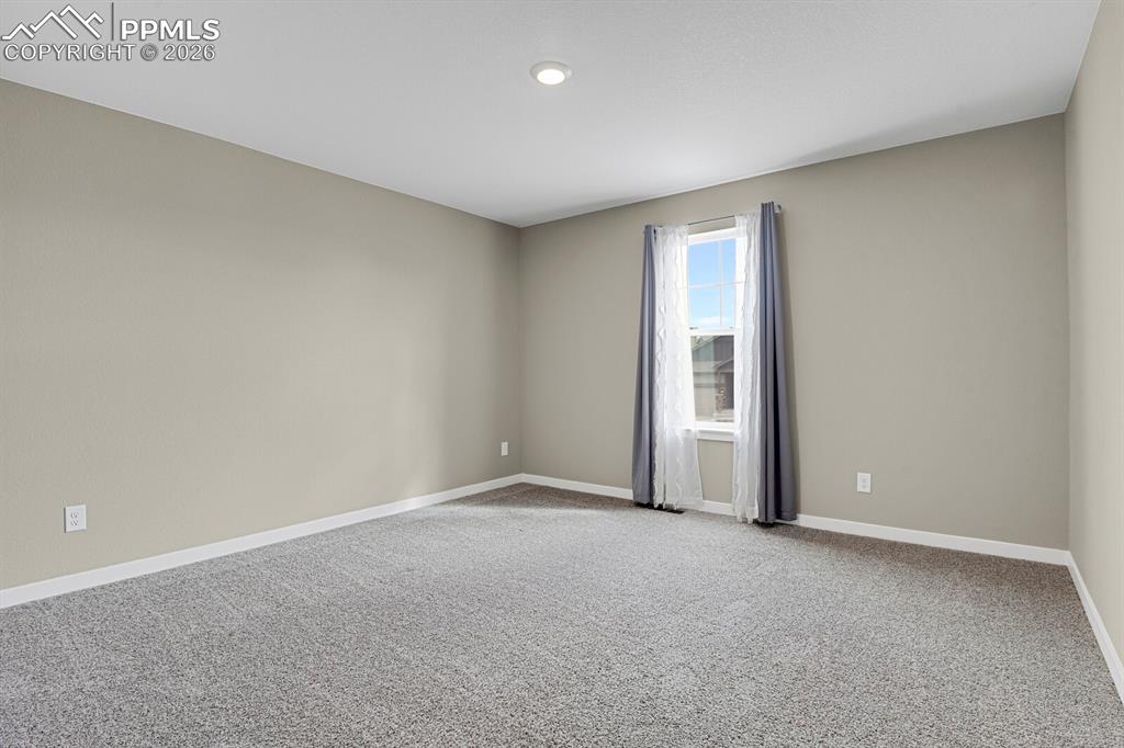 Image 20 of 29: Bedroom