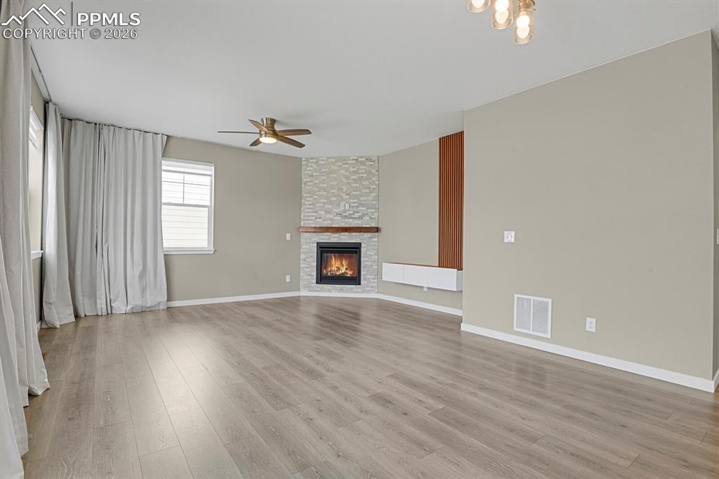 Image 8 of 29: Living Room