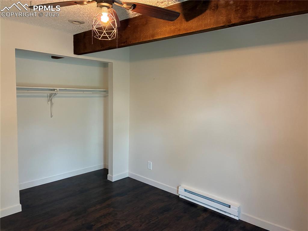 Image 14 of 26: Bedroom