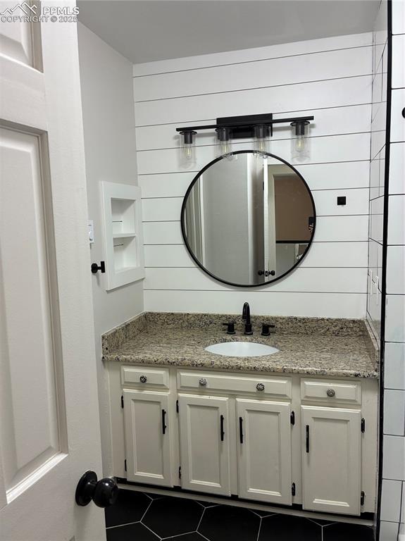 Image 18 of 26: Bathroom