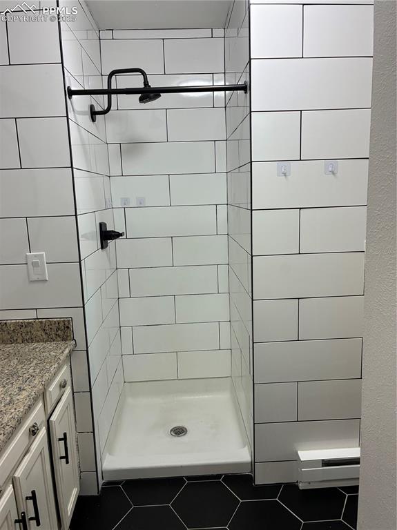 Image 21 of 26: Bathroom