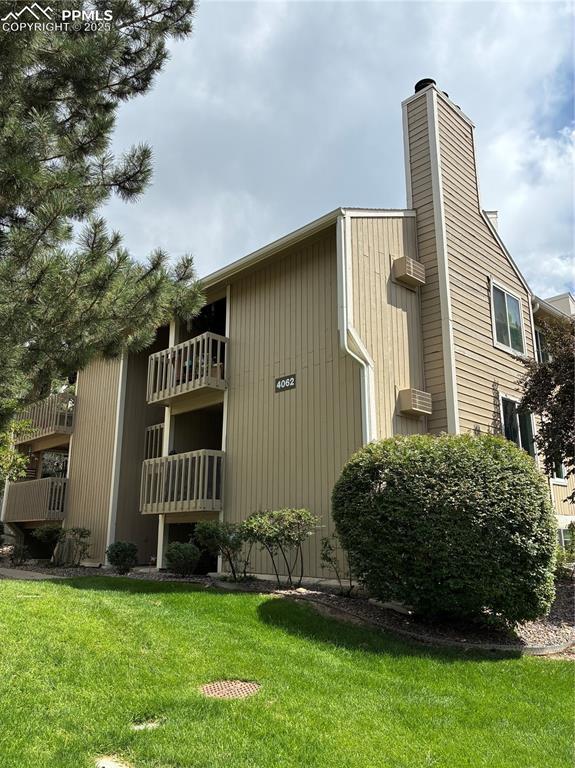 Image 24 of 26: Side of Structure