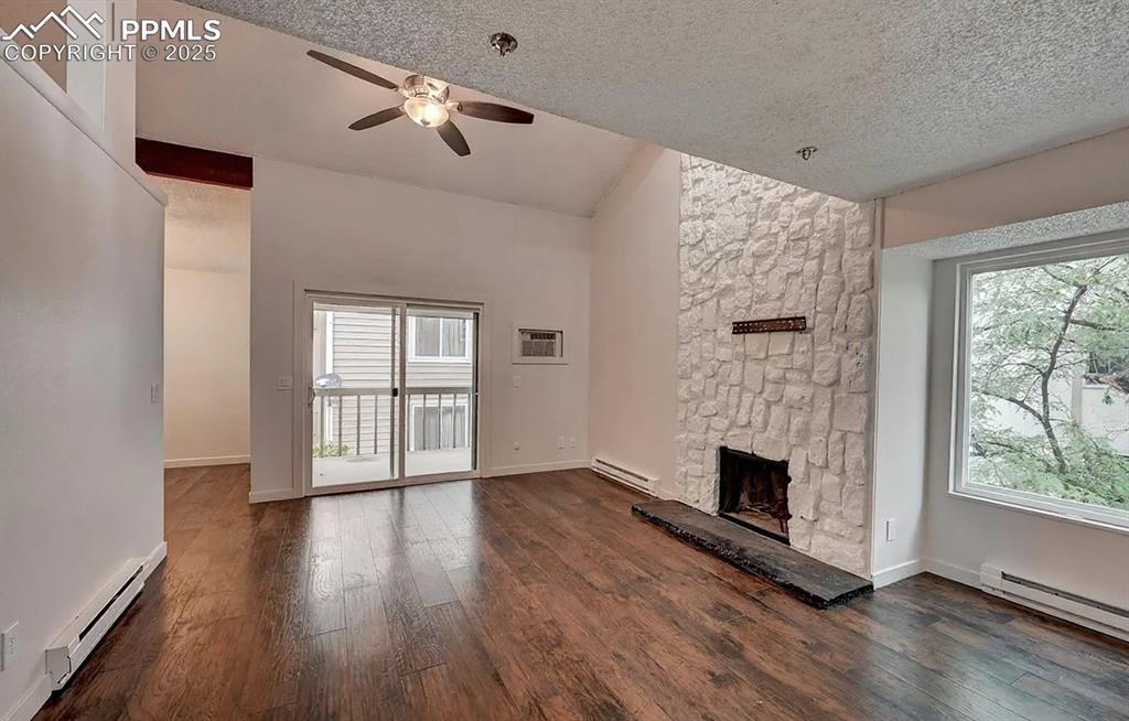 Image 26 of 26: Dining Room