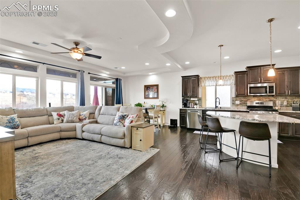 Image 11 of 50: Kitchen