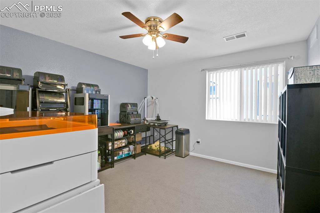 Image 29 of 50: Office