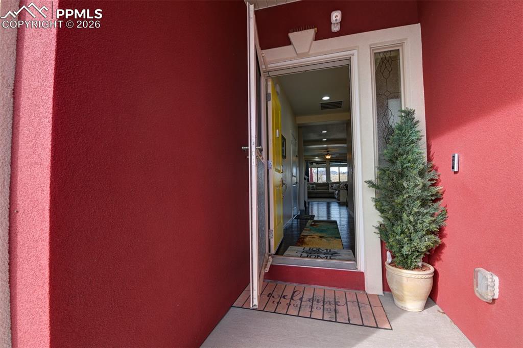 Image 3 of 50: Entry