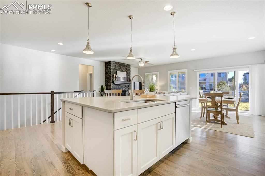 Image 17 of 50: Kitchen