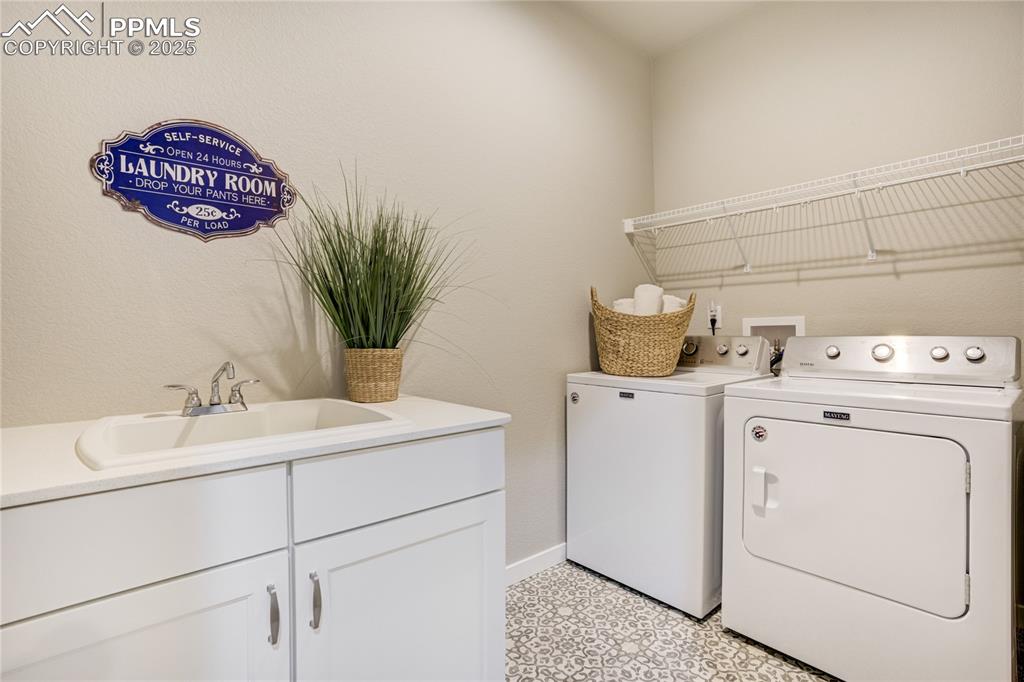 Image 27 of 50: Laundry