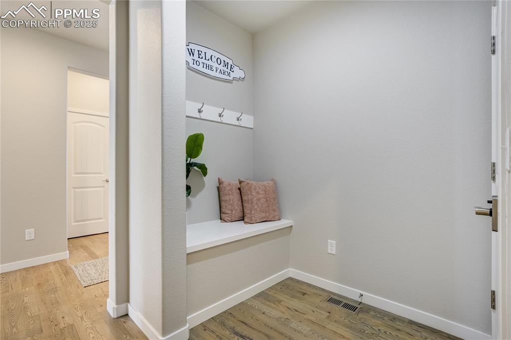 Image 28 of 50: Mud Room