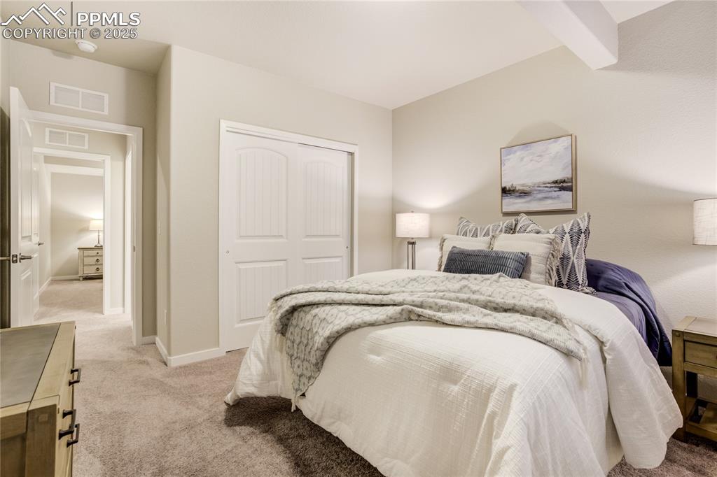 Image 34 of 50: Bedroom