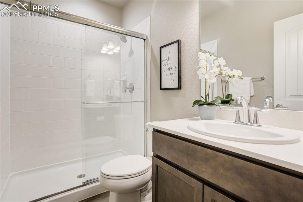 Image 35 of 50: Bathroom