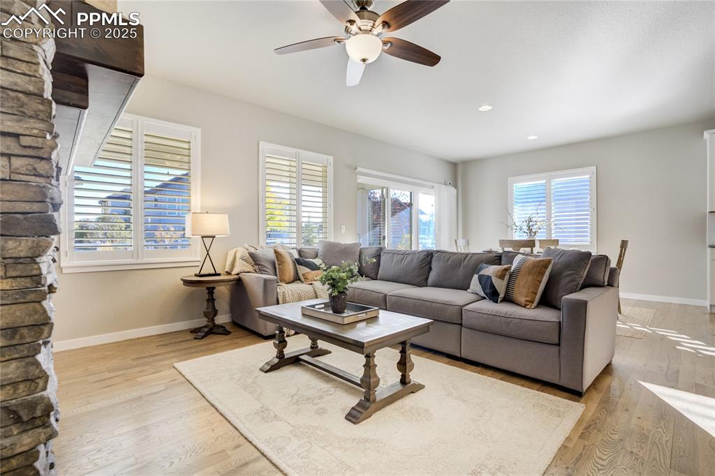 Image 7 of 50: Great Room