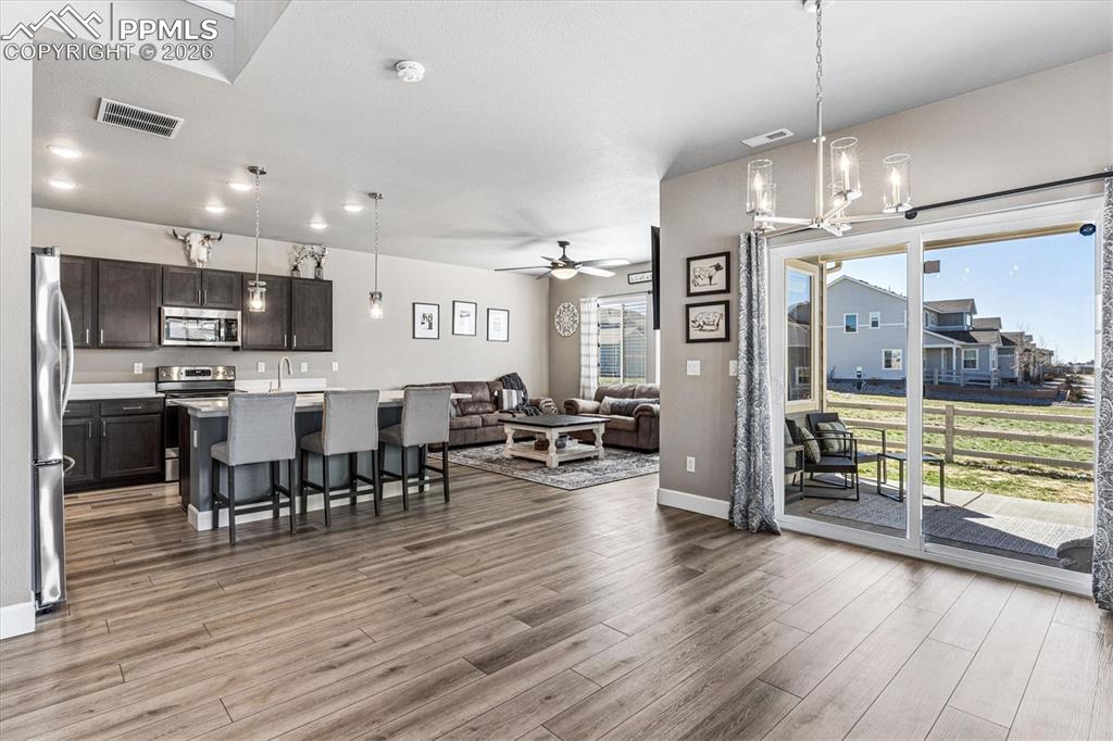 Image 13 of 31: Kitchen