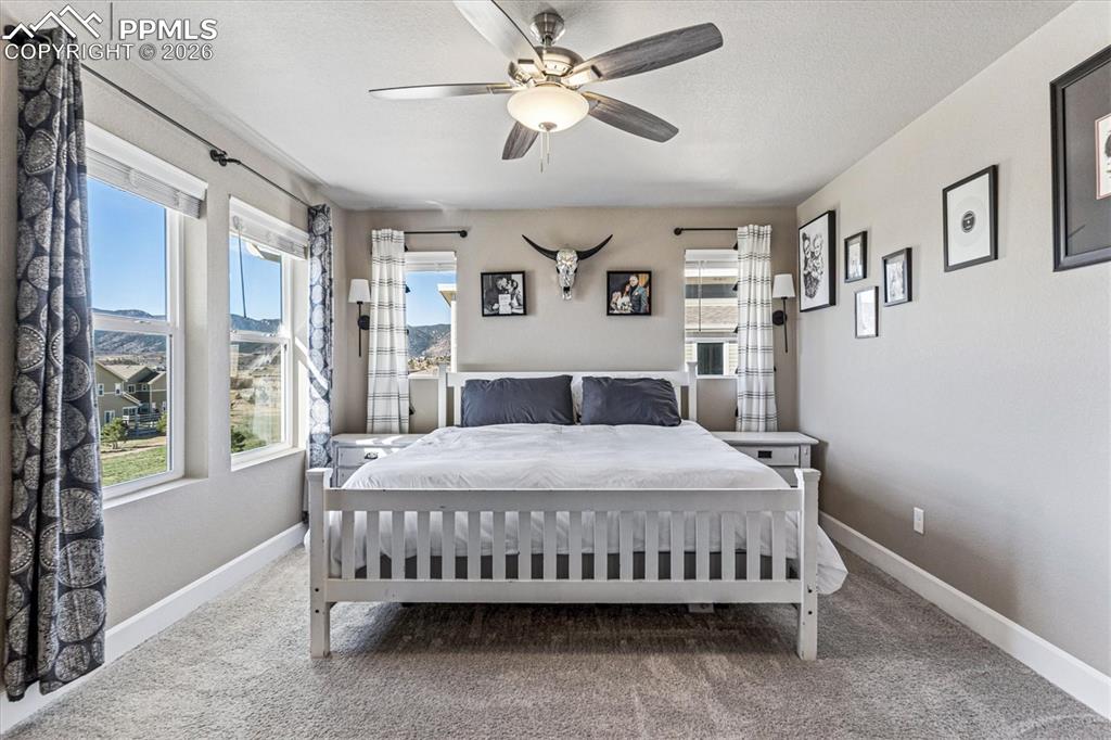 Image 21 of 31: Bedroom