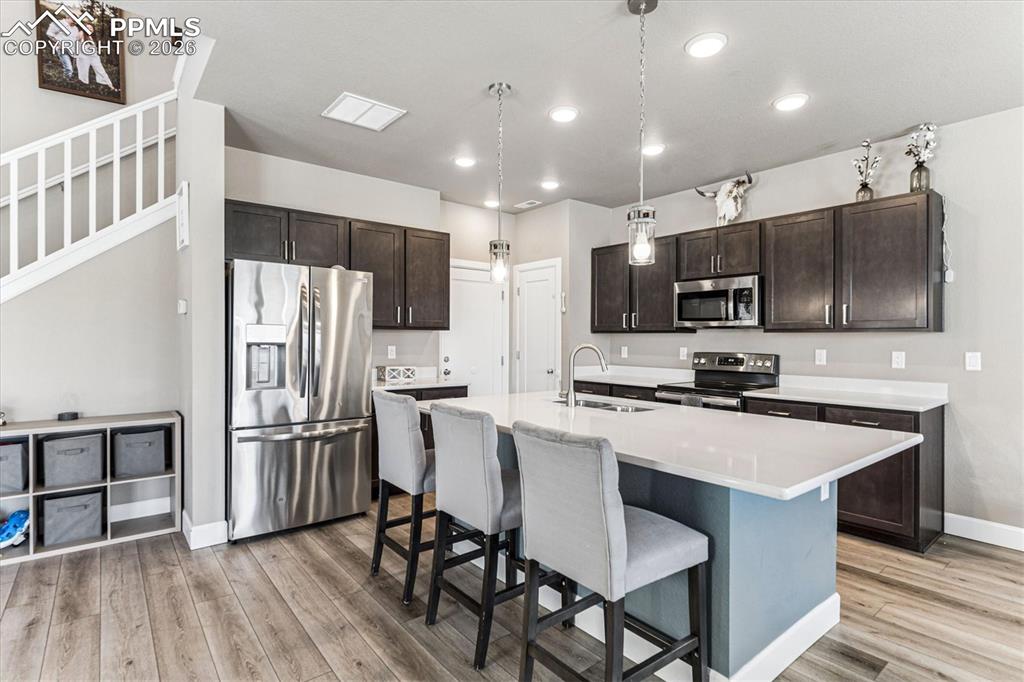 Image 5 of 31: Open and Bright