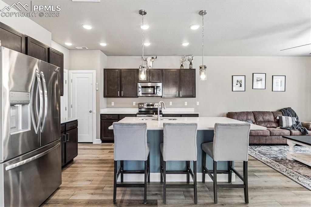 Image 6 of 31: Stainless Appliances